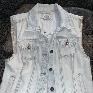 5/$25!!!  Sleeveless Denim Vest
